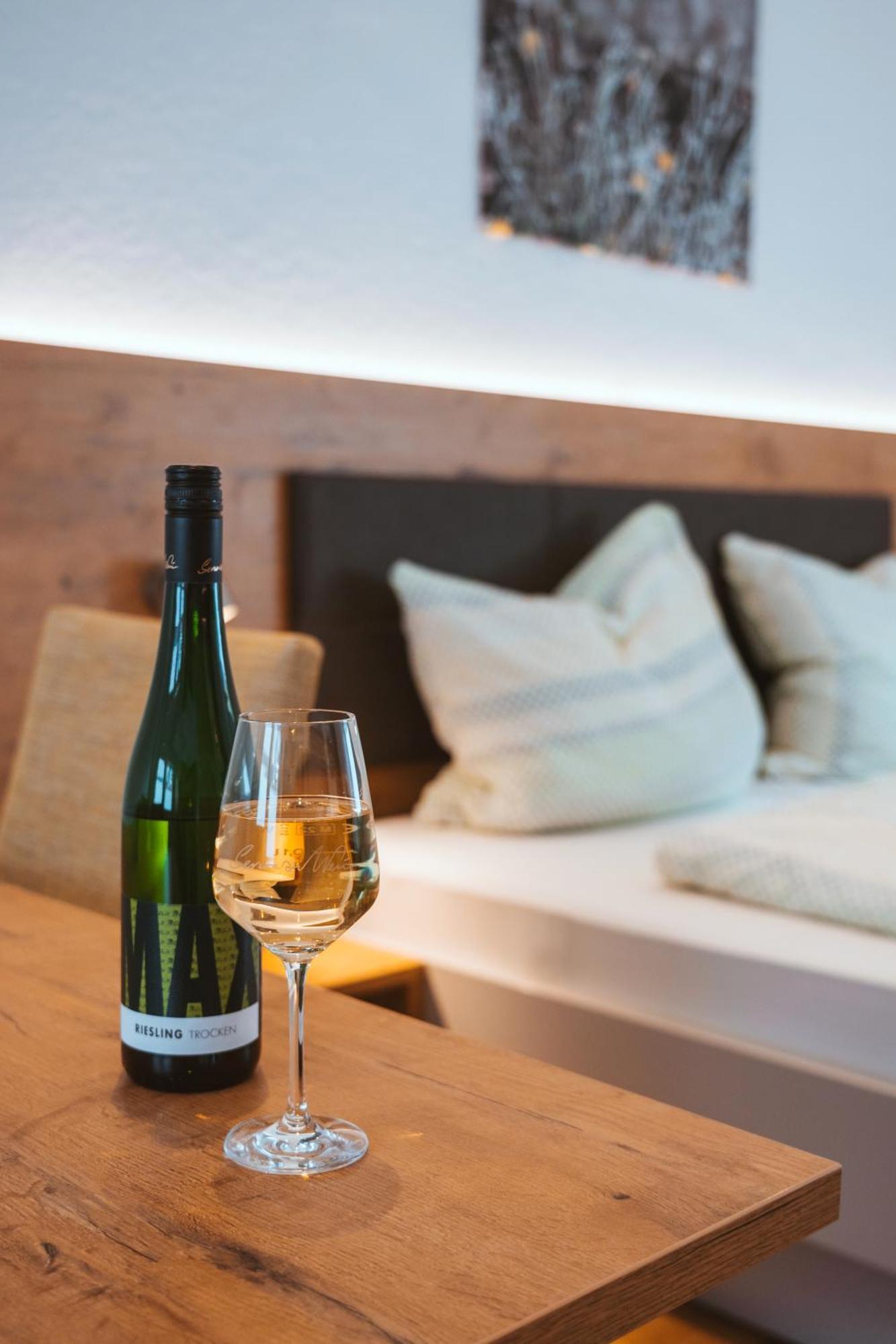 Ferienweingut Serwaziwein เมเซอนิค ภายนอก รูปภาพ