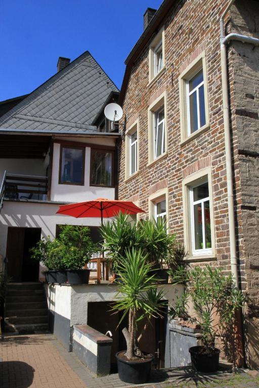 Ferienweingut Serwaziwein เมเซอนิค ภายนอก รูปภาพ