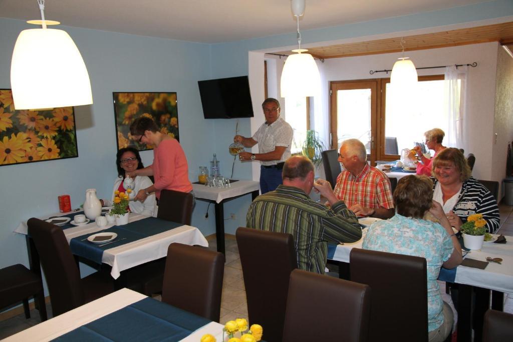 Ferienweingut Serwaziwein เมเซอนิค ภายนอก รูปภาพ